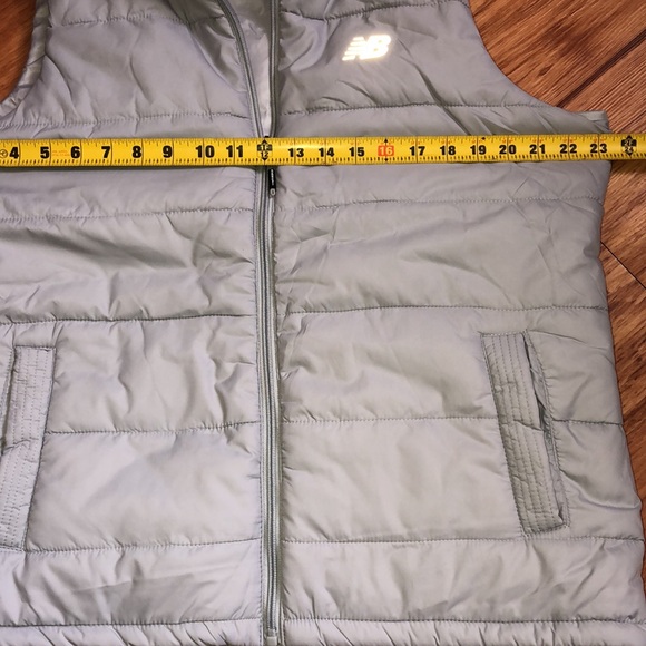*SOLD eBa** NB new balance men’s puffer vest NWOT - Picture 4 of 9